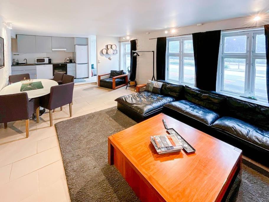 Center Getaway 3 By Berti Appartement
