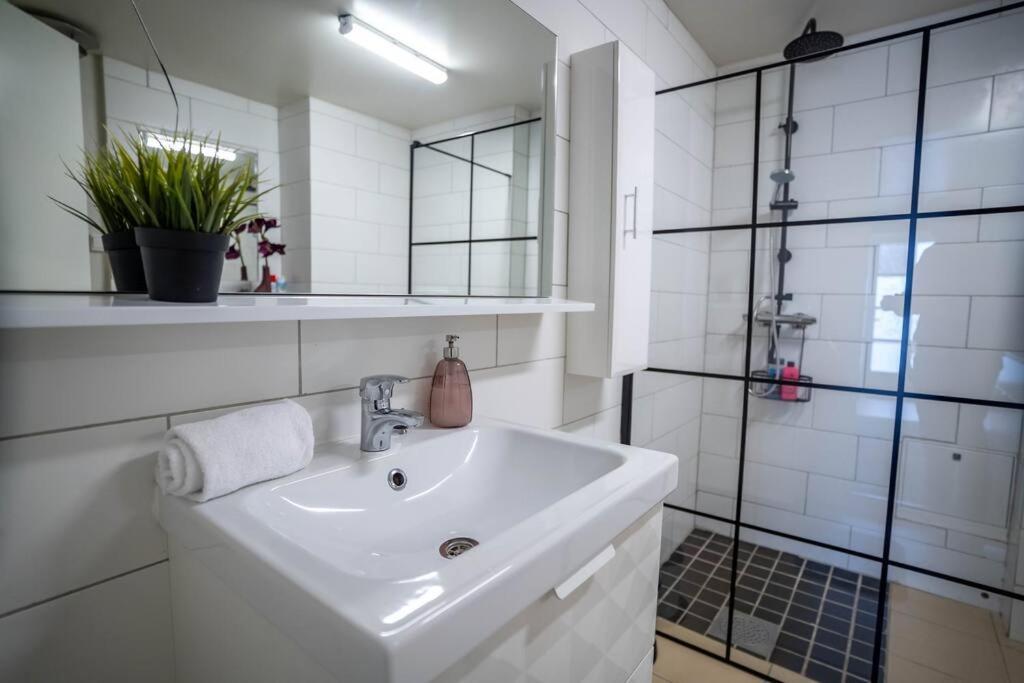Center Getaway 3 By Berti Appartement *